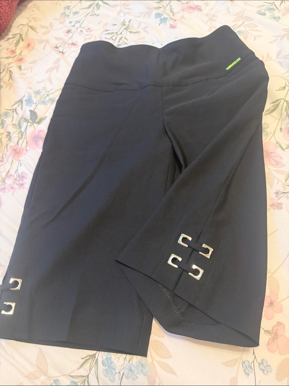 Swing control pull on golf long shorts Black Women’s with Accent Hardware size 2